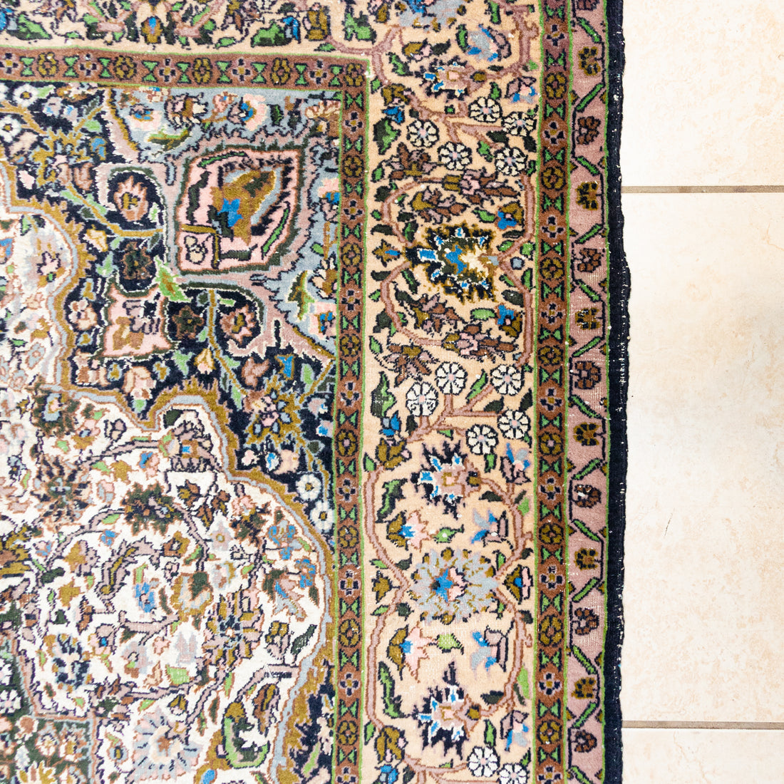 Hand Knotted Persian Style Rug