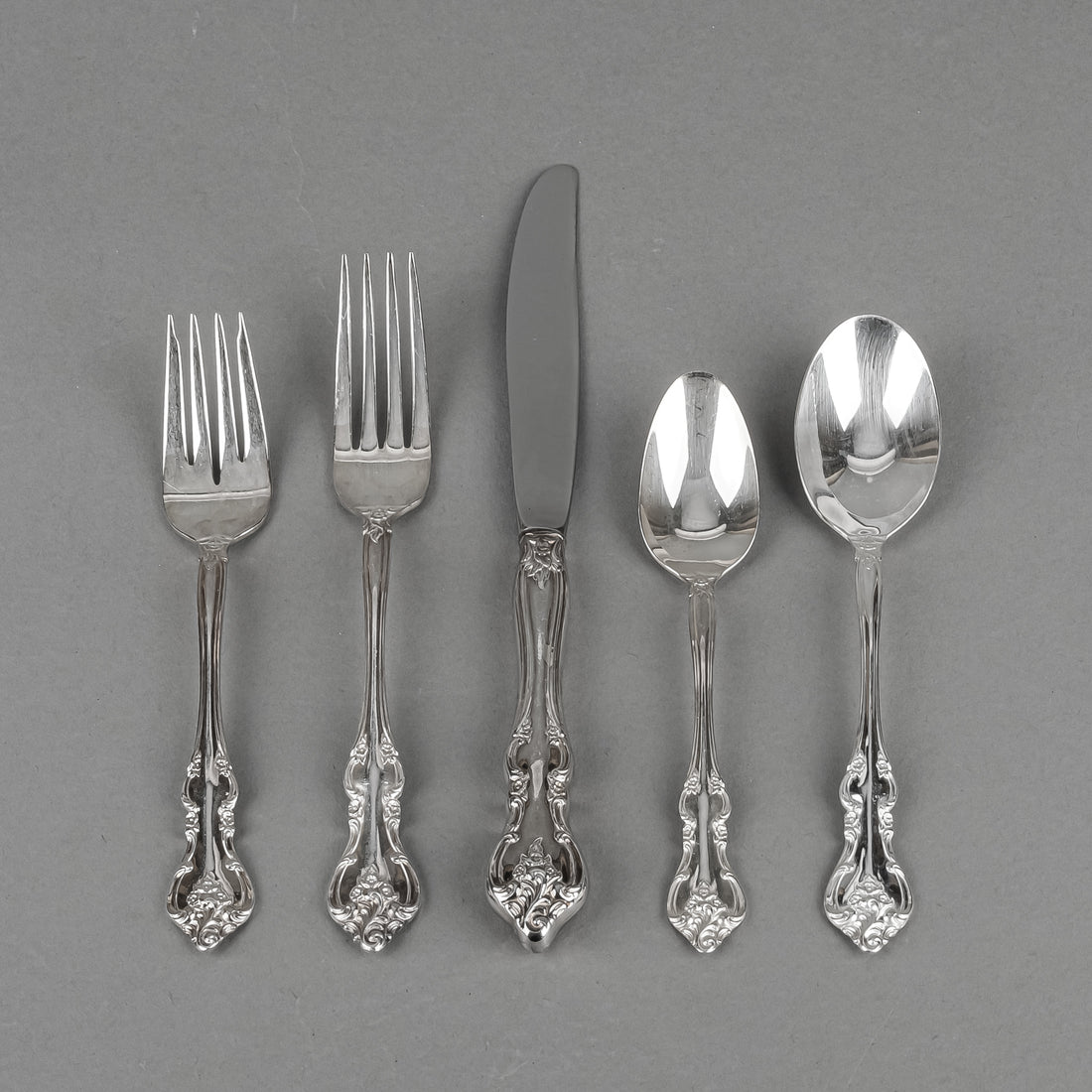 1847 ROGERS BROS Orleans Silverplate Flatware 12 Place Settings
