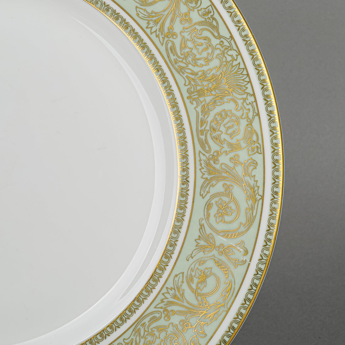 ROYAL DOULTON English Renaissance H4972 Luncheon Plates Set Of 8