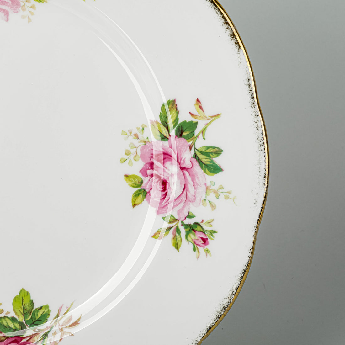 ROYAL ALBERT American Beauty 8 Place Settings