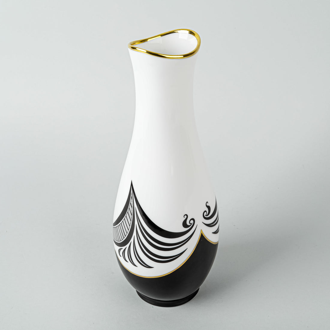 HOLLOHAZA Hungary Laszlo Jurcsak Vase