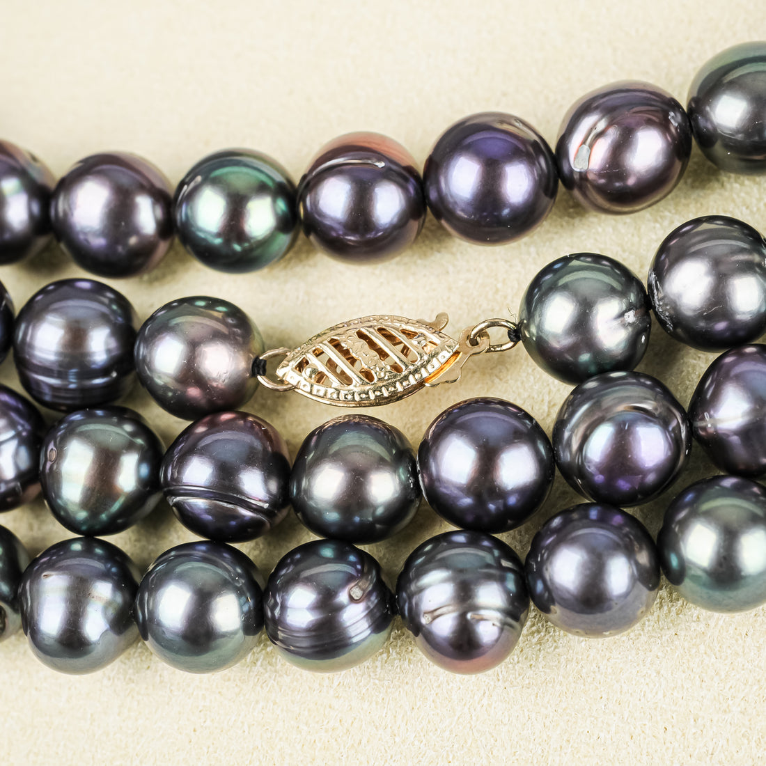 14K Yellow Gold Clasp Dyed Black Fresh Water Pearl Necklace