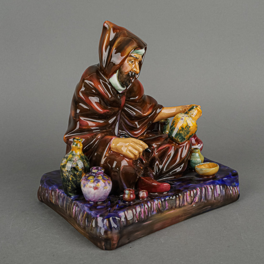 ROYAL DOULTON Figurine The Potter HN 1493