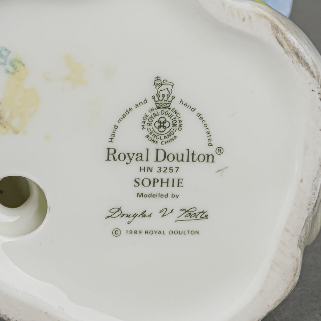 ROYAL DOULTON Figurine Sophie HN 3257