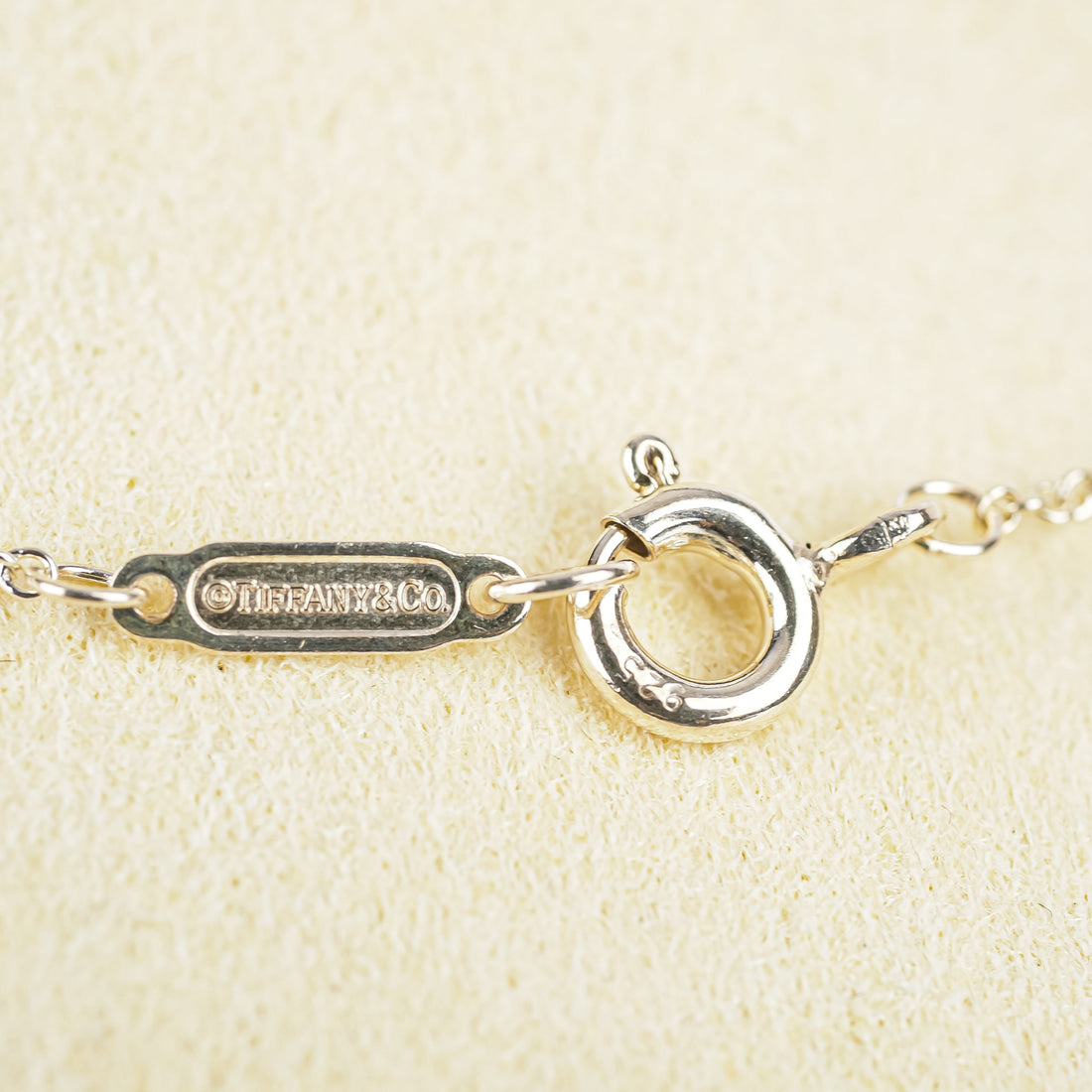 TIFFANY & CO Sterling Silver Tiffany Twist Knot Pendant Necklace