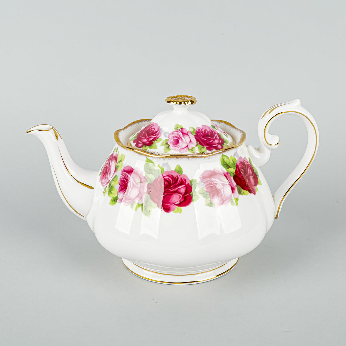 ROYAL ALBERT Old English Rose Teapot