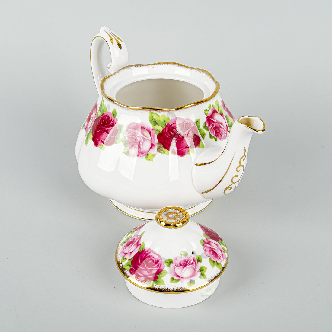 ROYAL ALBERT Old English Rose Teapot