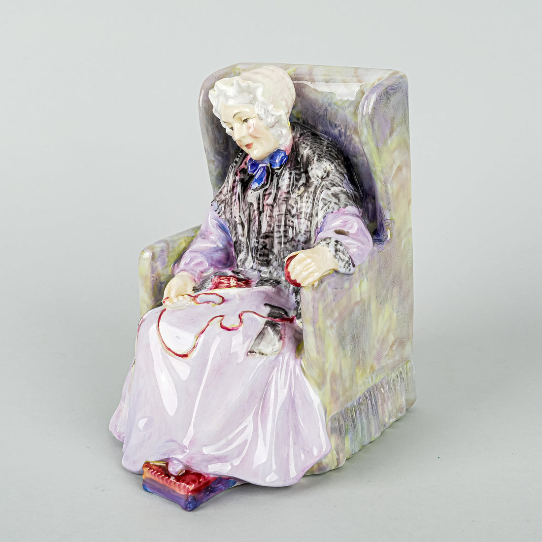 ROYAL DOULTON Figurine Joan HN 1422