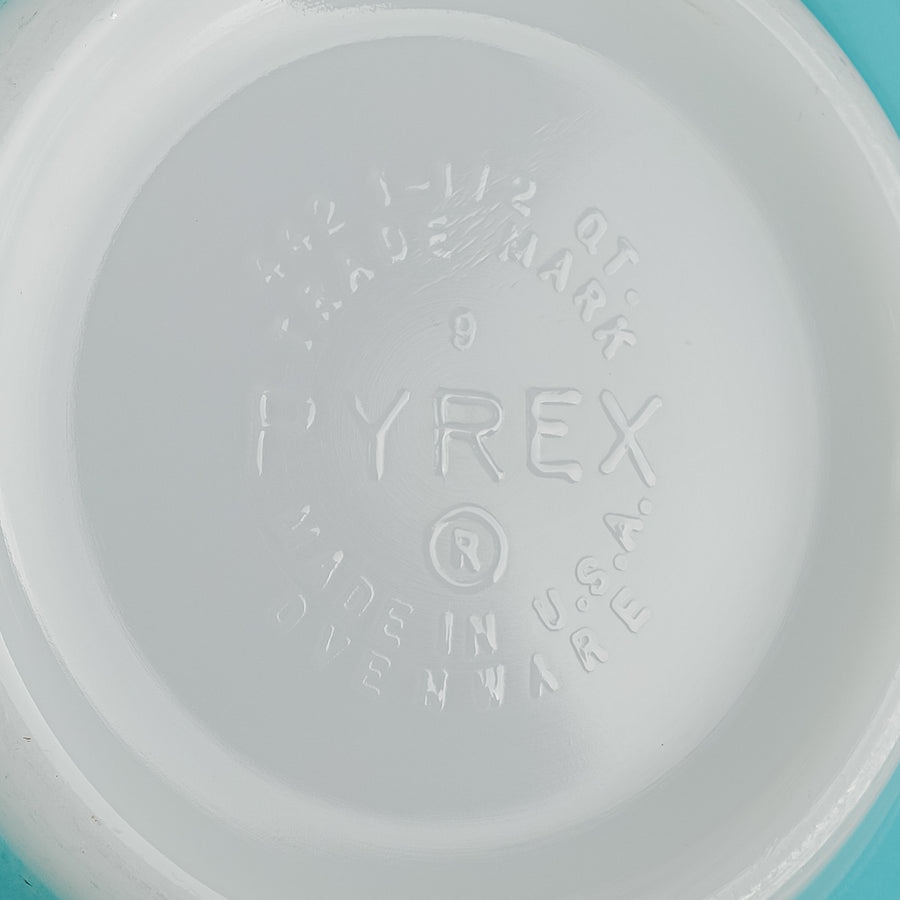 PYREX Butterprint Cinderella Mixing Bowl Set Of 4