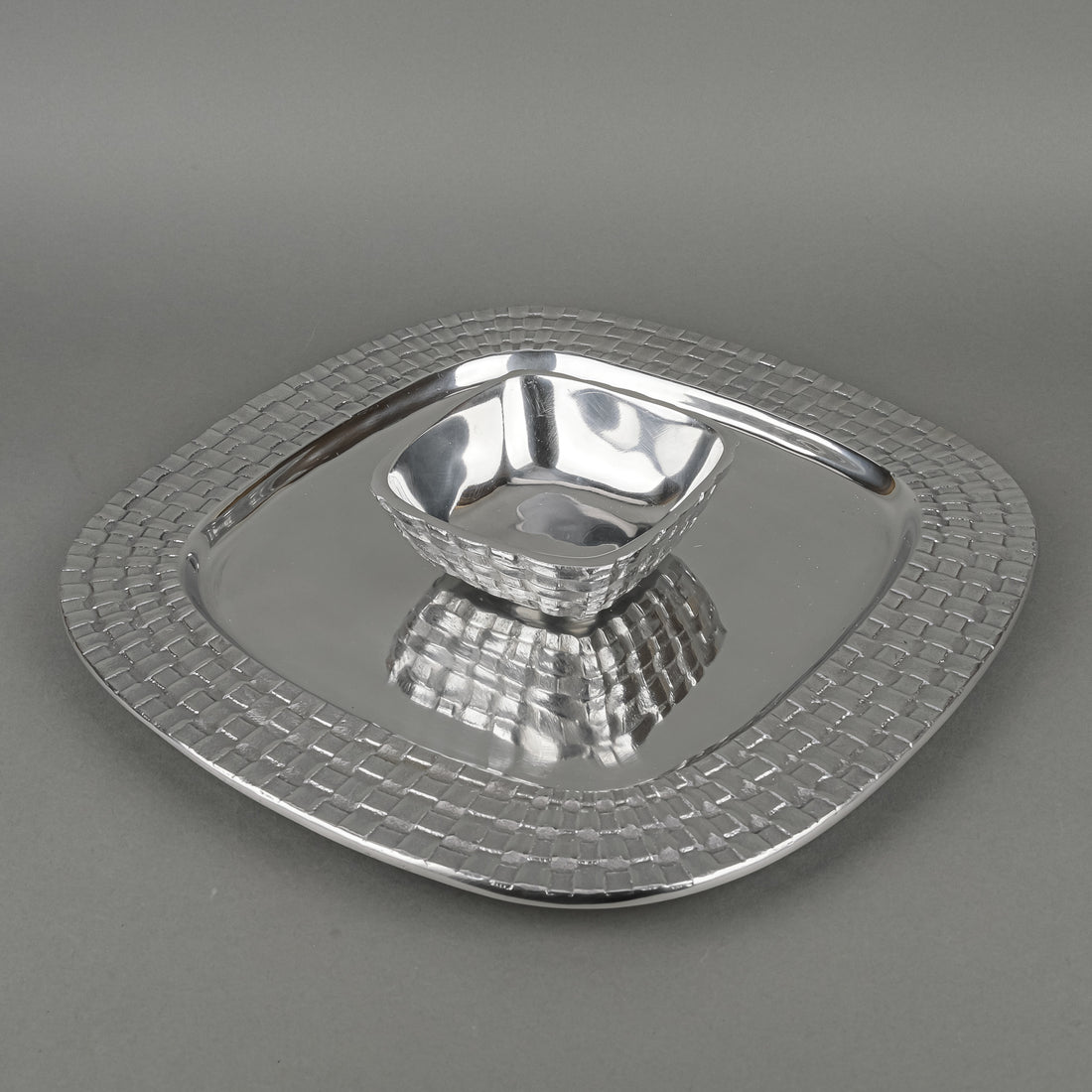 TOWLE Basketweave Polished Aluminum Chip And Dip 2 Pieces