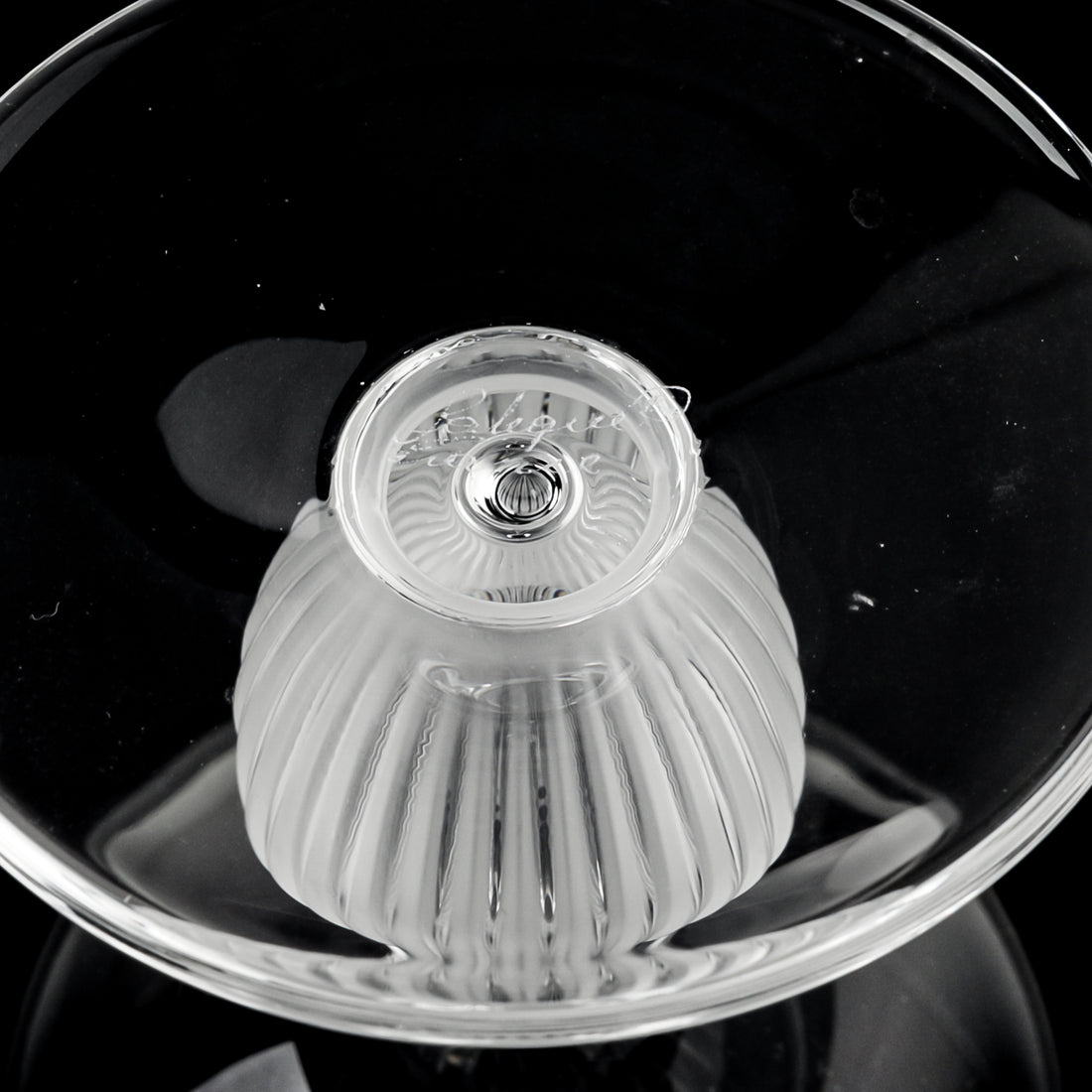 LALIQUE Langeais Burgundy Wine Glass