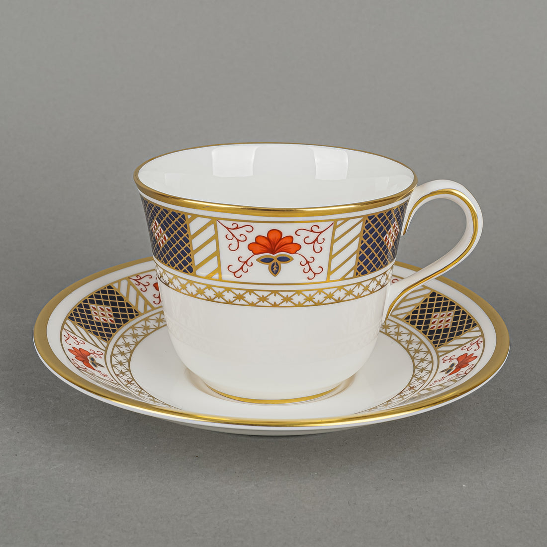 ROYAL CROWN DERBY Derby Border A1253 Cup & Saucer