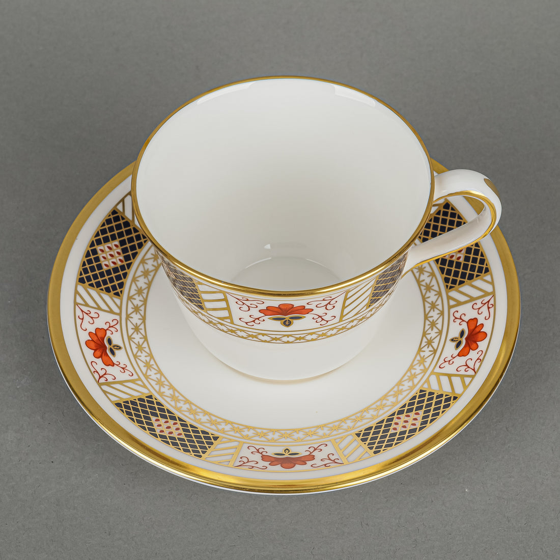 ROYAL CROWN DERBY Derby Border A1253 Cup & Saucer