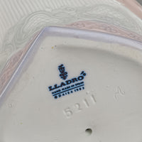 LLADRO Figurine Angela 5211