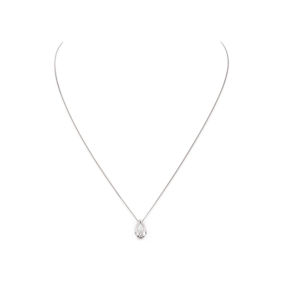 14K White Gold Canadian Diamond Pendant Necklace