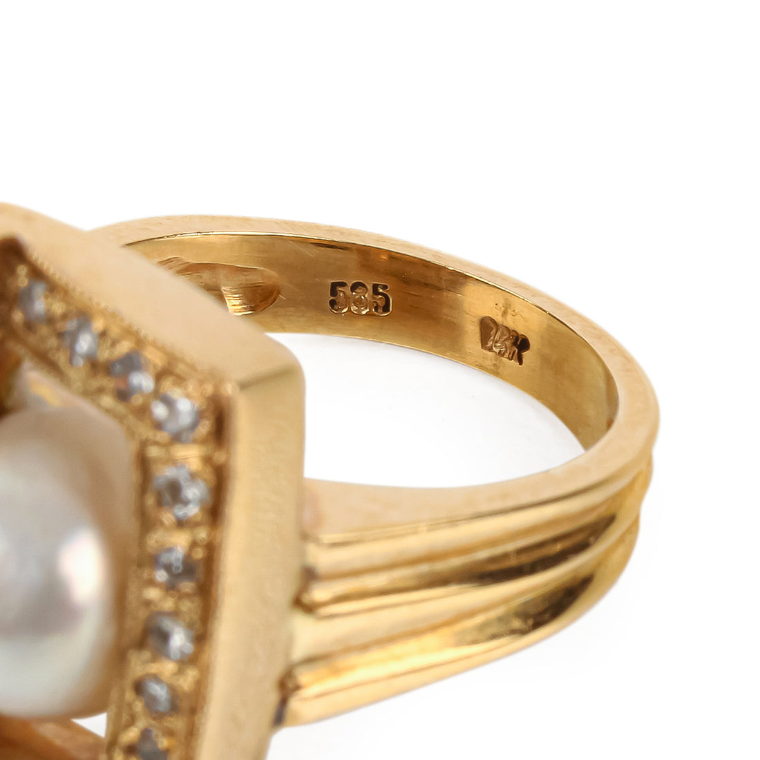 14K Yellow Gold Baroque Pearl & Diamond Frame Ring