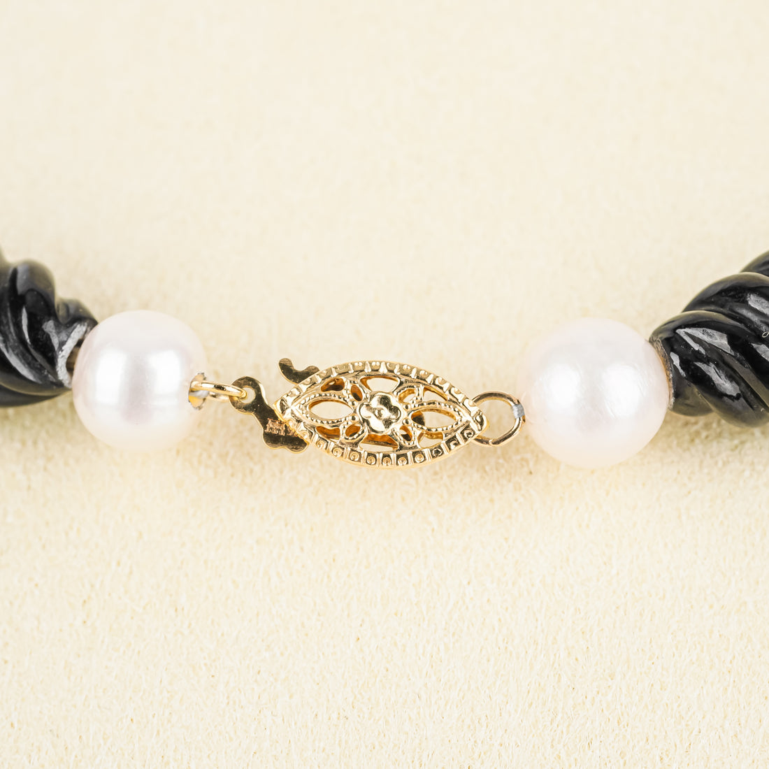 14K Yellow Gold Carved Spiral Onyx Bead Pearl Necklace