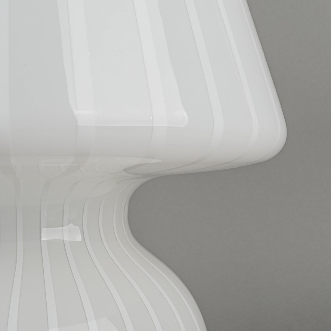 VELUCE Vintage White Striped Glass Fungo Lamp