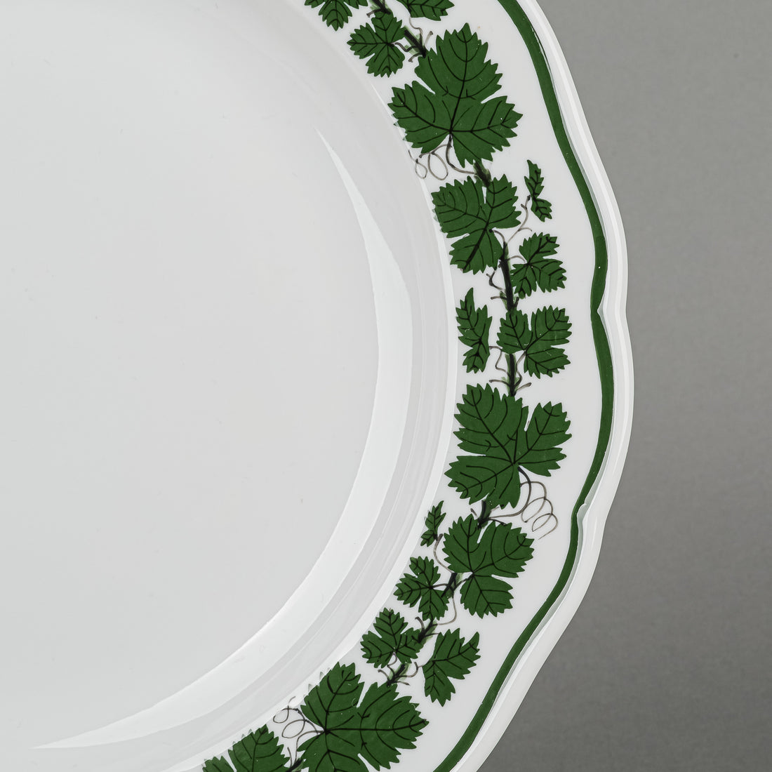 MEISSEN Full Green Vine Dinner Plate