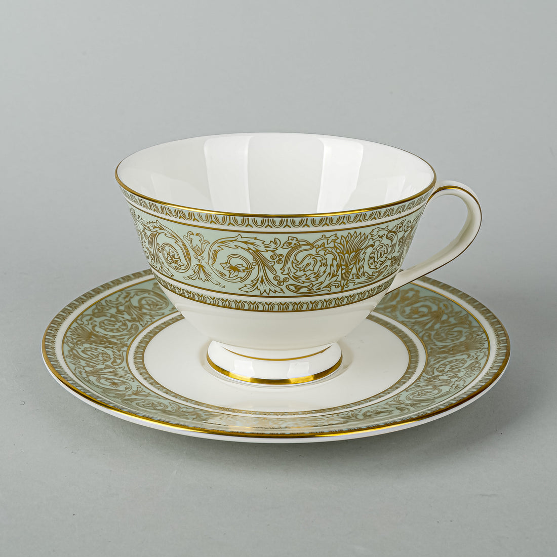 ROYAL DOULTON English Renaissance H4972 9 Place Settings