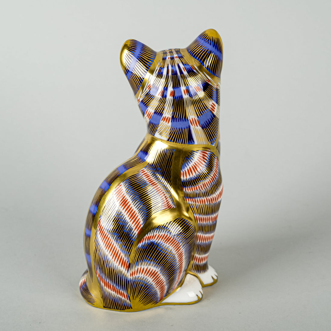 ROYAL CROWN DERBY Paperweight Sitting Cat - Ceramic Stopper
