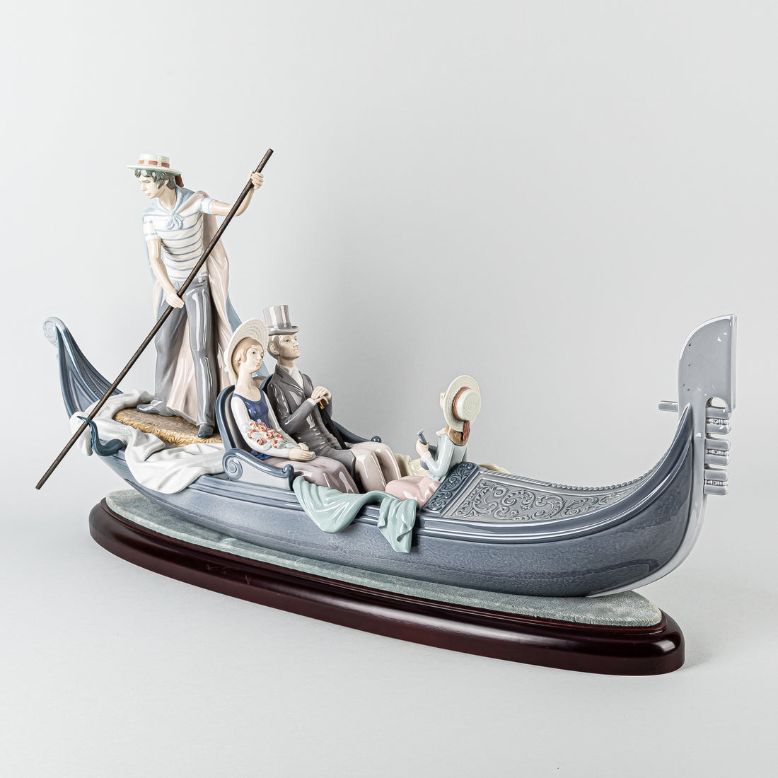 LLADRO Figurine In The Gondola 1350