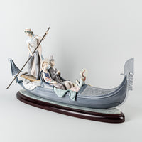 LLADRO Figurine In The Gondola 1350