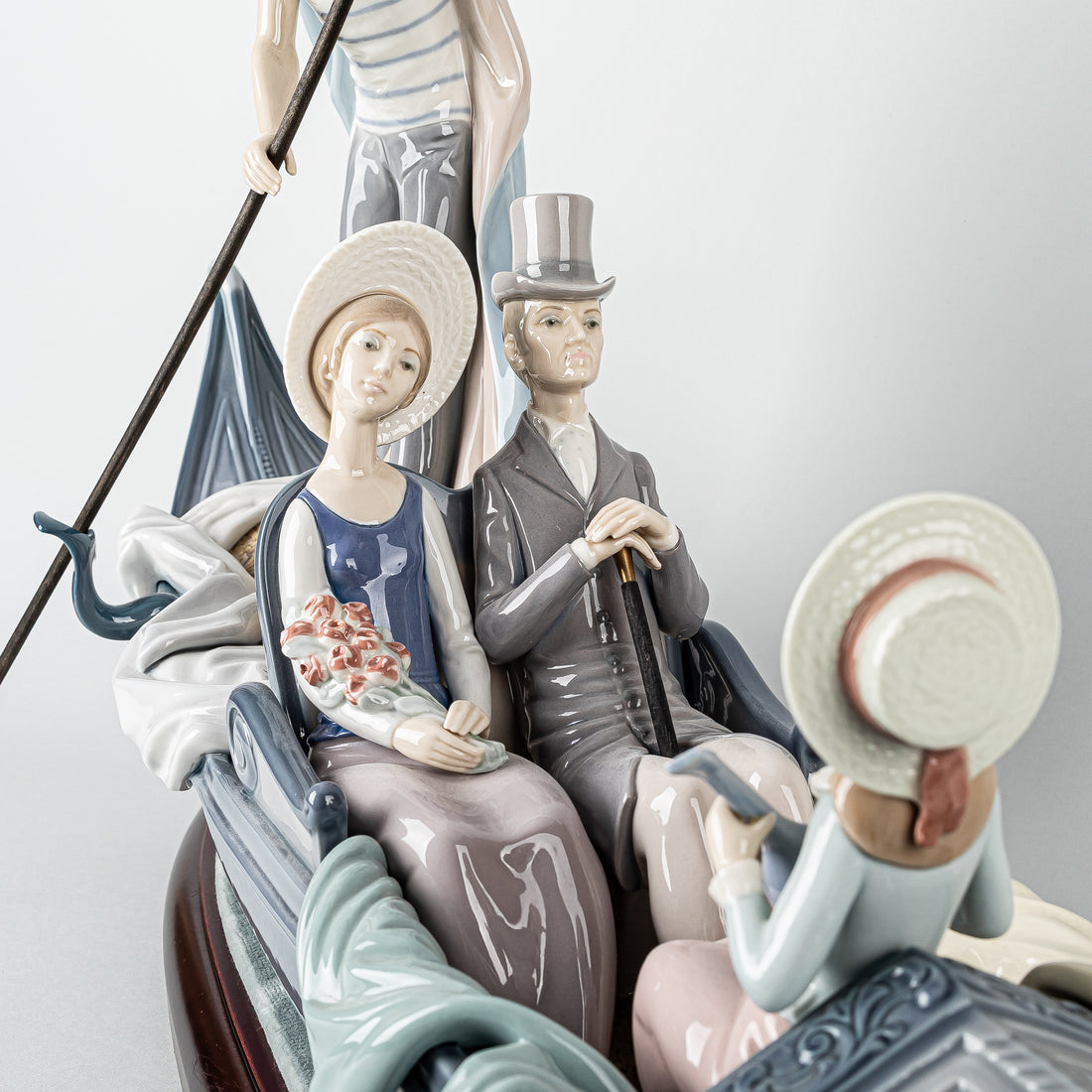 LLADRO Figurine In The Gondola 1350