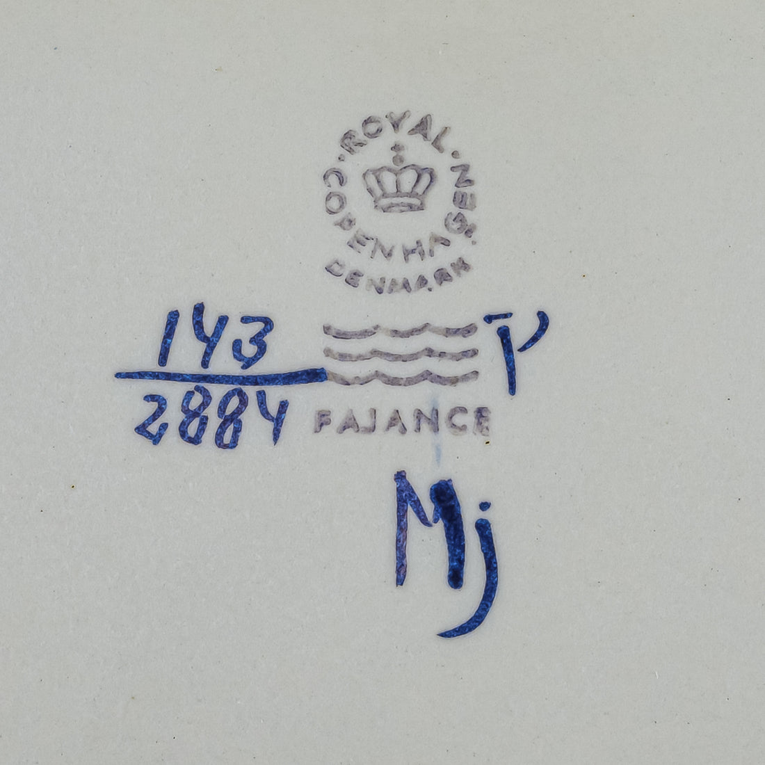 ROYAL COPENHAGEN Marianne Johanson Faience Square Bowl 143/2884