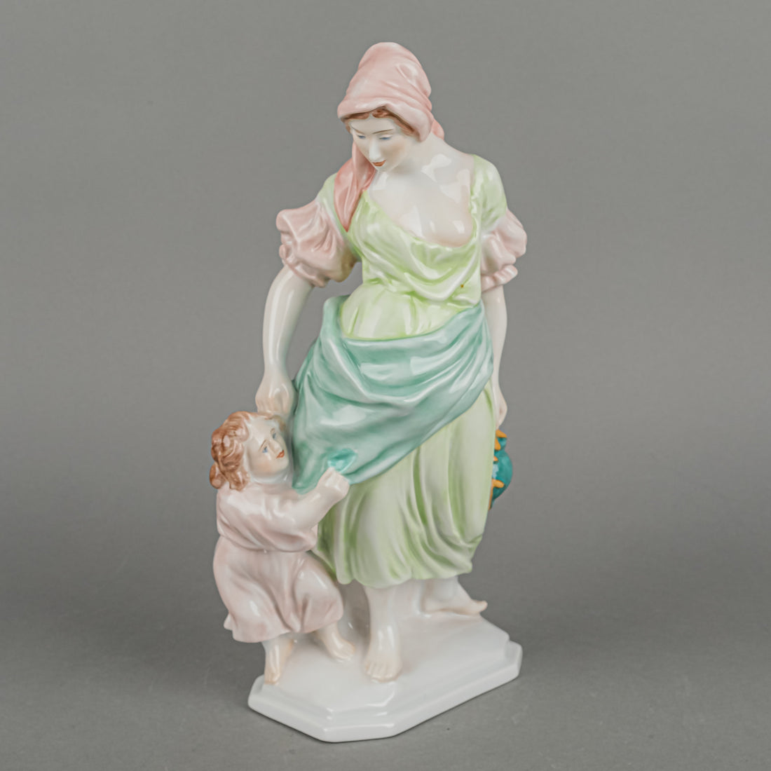 HEREND Figurine Mother & Child 5425