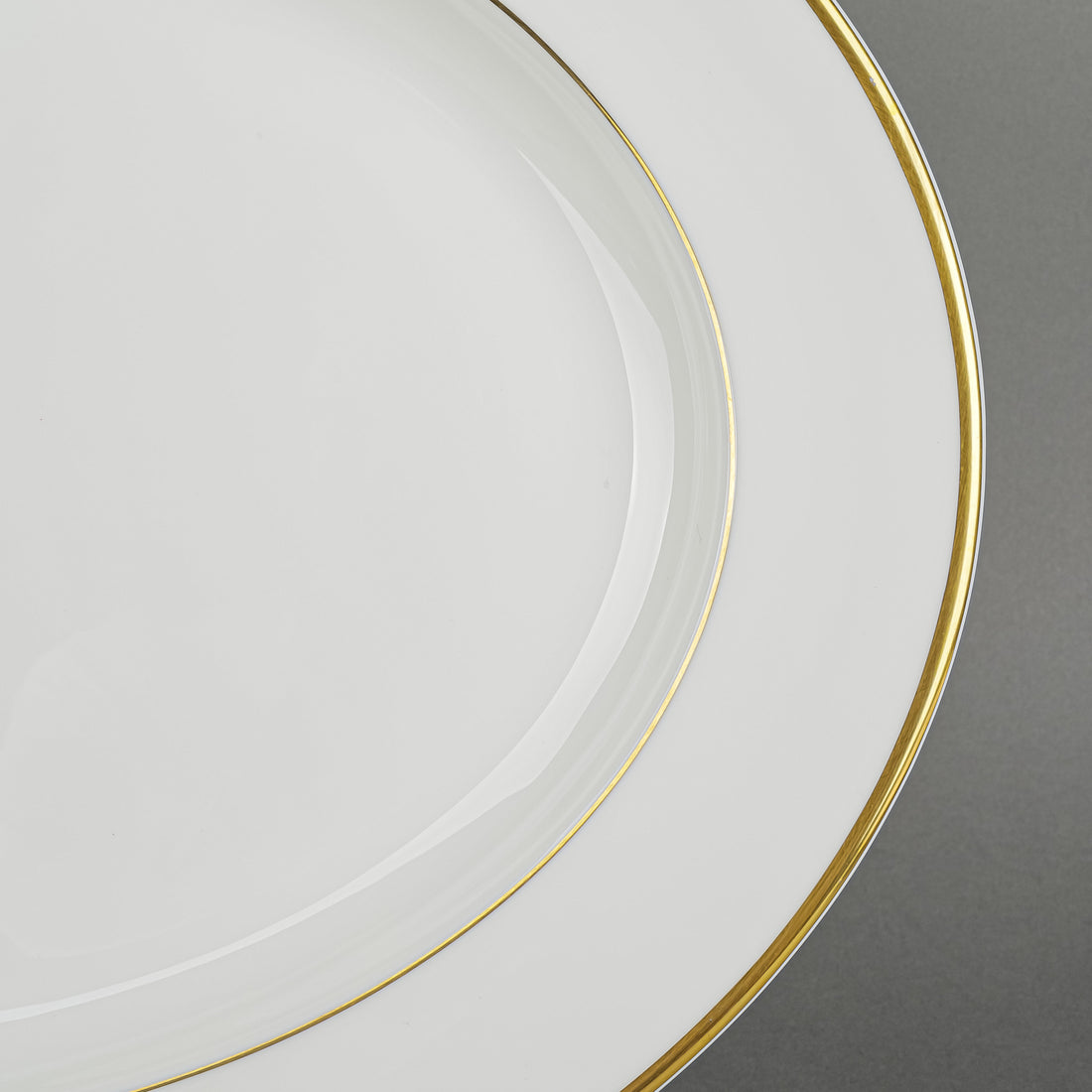 ROYAL DOULTON Alice H5122 Platter