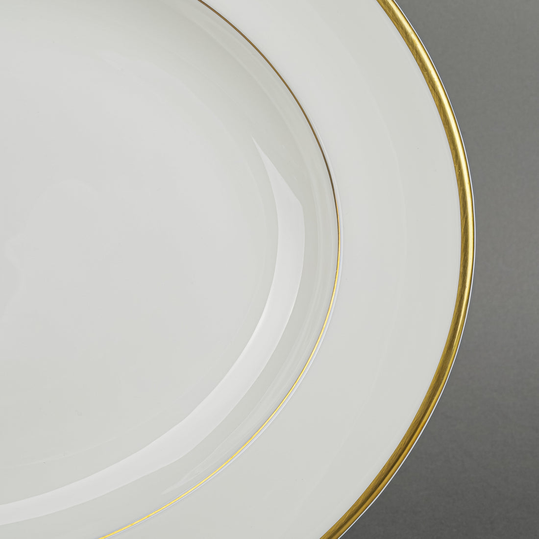 ROYAL DOULTON Alice H5122 Platter