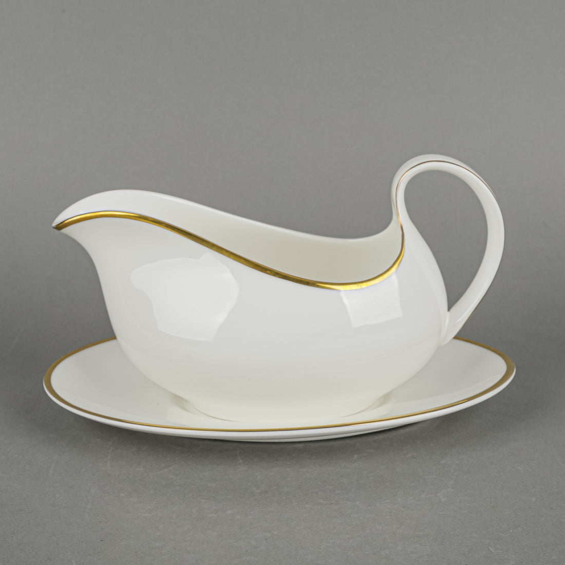 ROYAL DOULTON Alice H5122 Gravy Boat & Stand