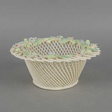 BELLEEK Basketware Forget Me Not Basket H2.5"xD6"