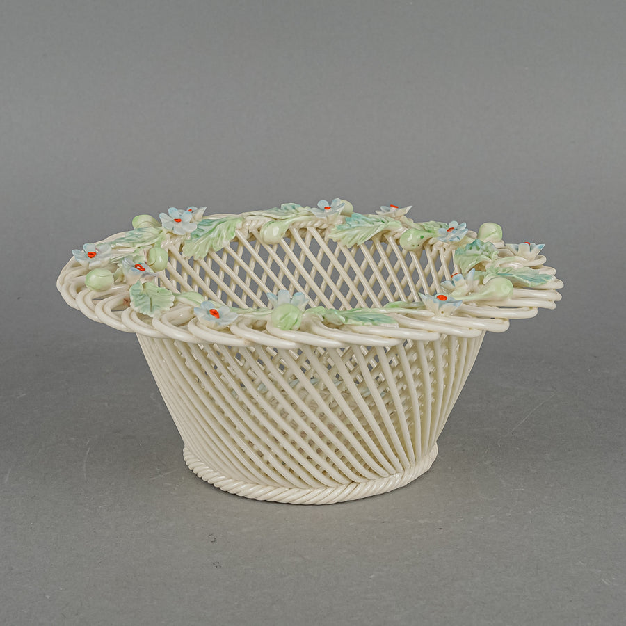 BELLEEK Basketware Forget Me Not Basket H2.5"xD6"
