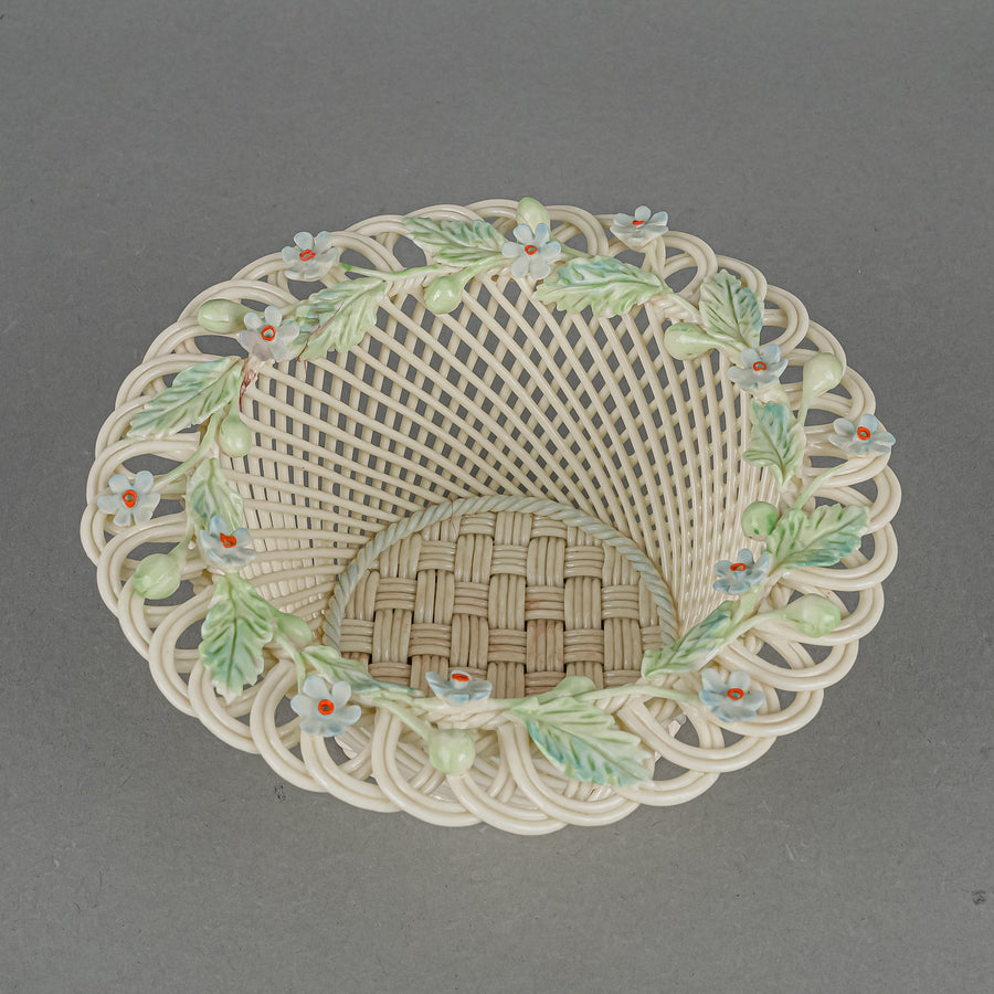 BELLEEK Basketware Forget Me Not Basket H2.5"xD6"