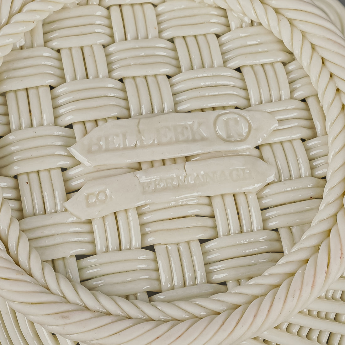 BELLEEK Basketware Forget Me Not Basket H2.5"xD6"