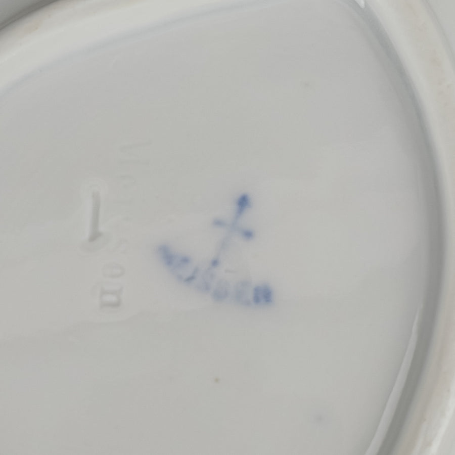 MEISSEN Blue Onion Leaf Dish