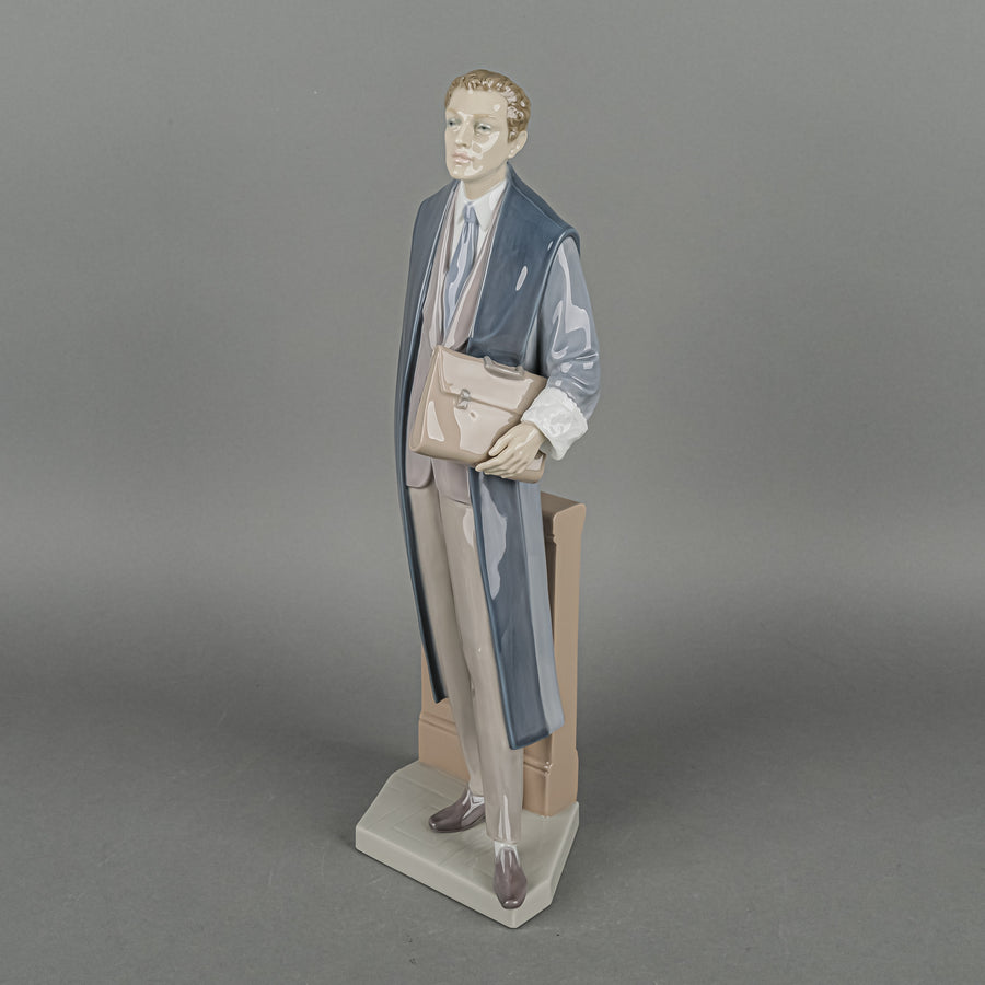 LLADRO Figurine Male Attorney 6426