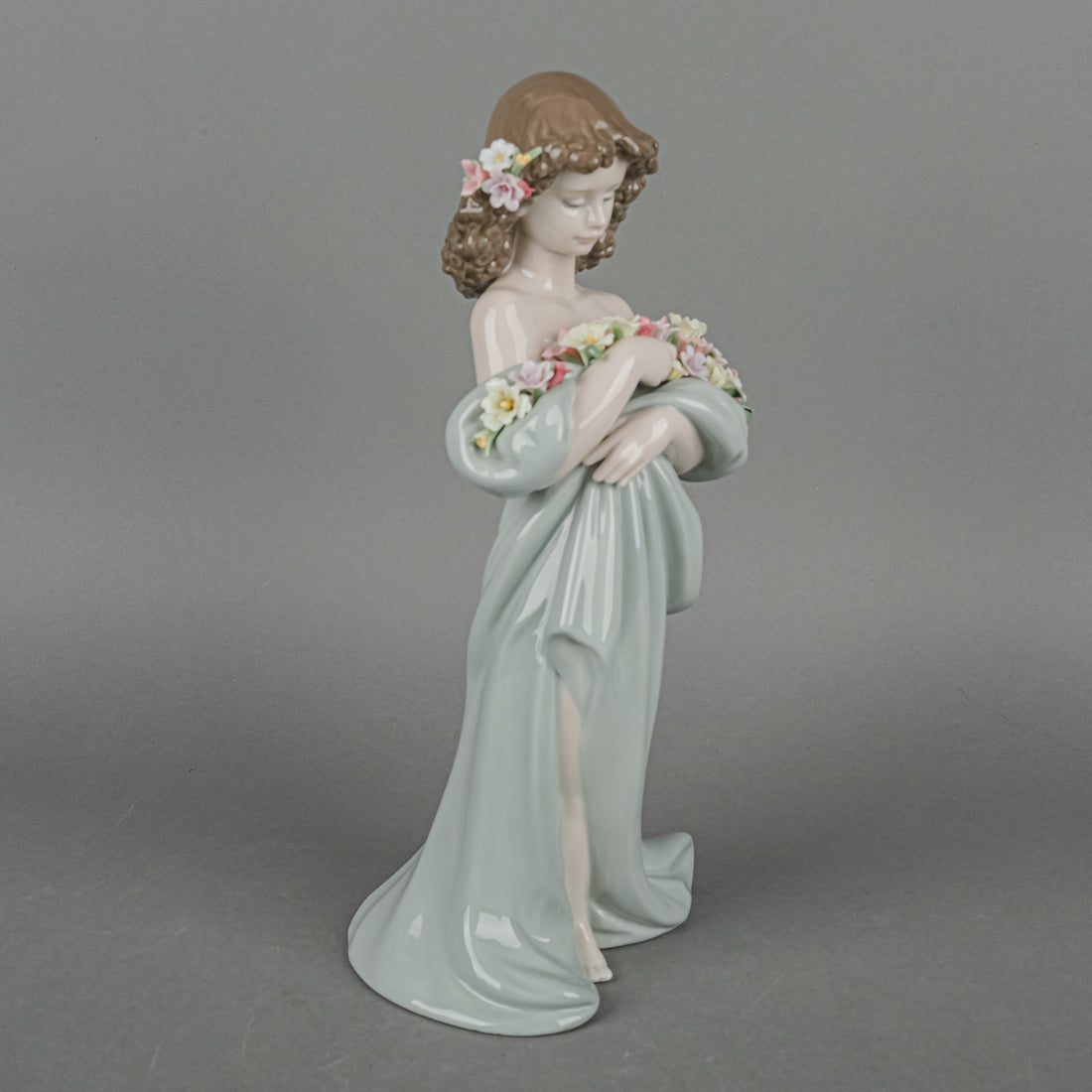 LLADRO Figurine Petals Of Love 6346