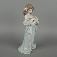 LLADRO Figurine Petals Of Love 6346
