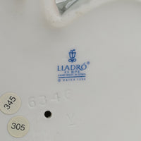 LLADRO Figurine Petals Of Love 6346
