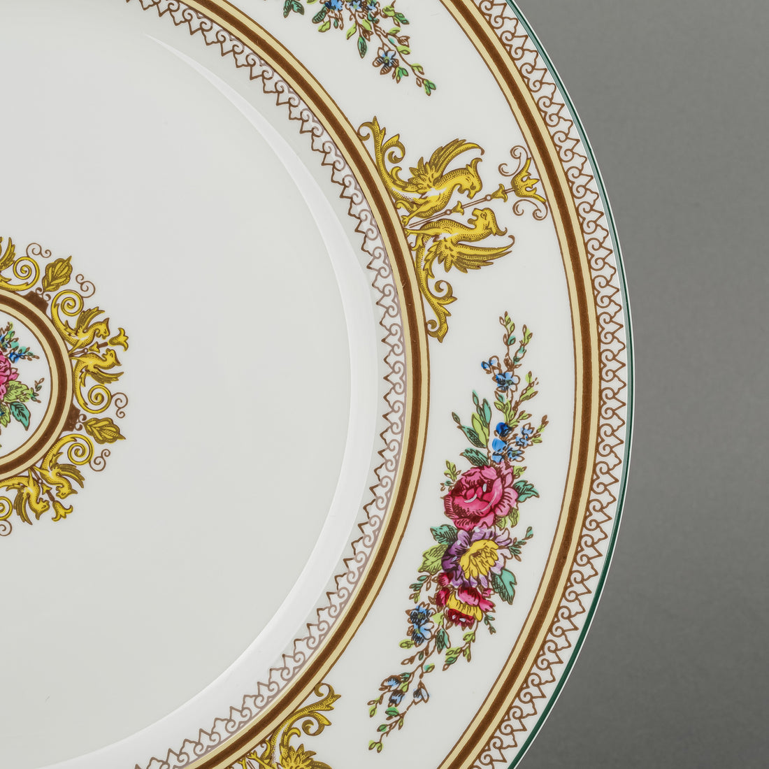 WEDGWOOD Columbia W595 6 Place Settings Plus Extras