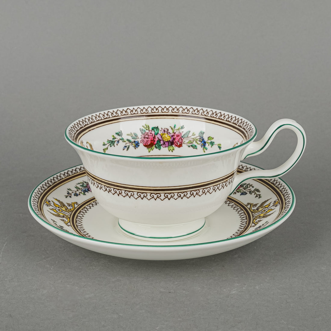 WEDGWOOD Columbia W595 6 Place Settings Plus Extras