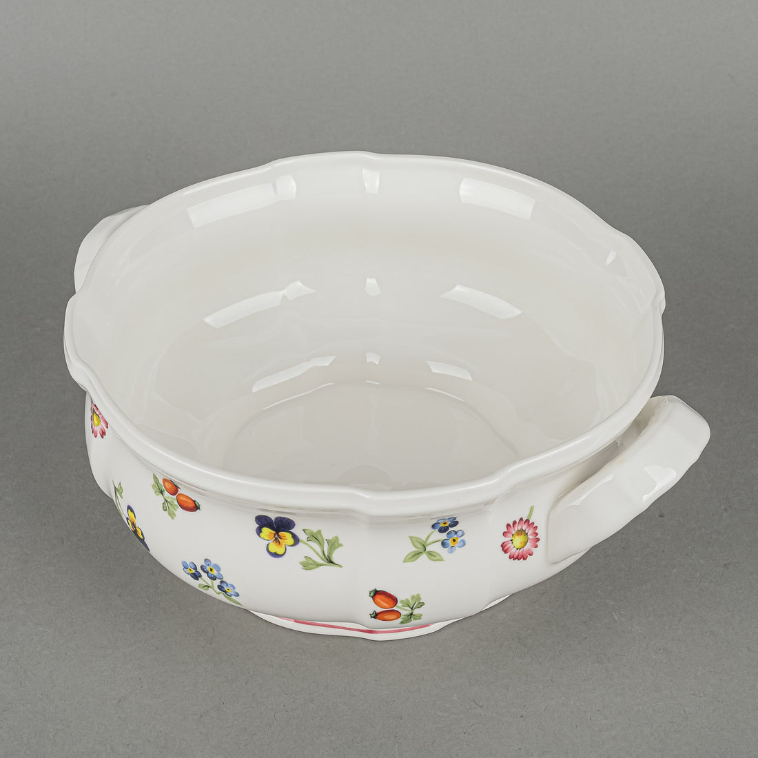 VILLEROY AND BOCH Petite Fleur Covered Serving Bowl