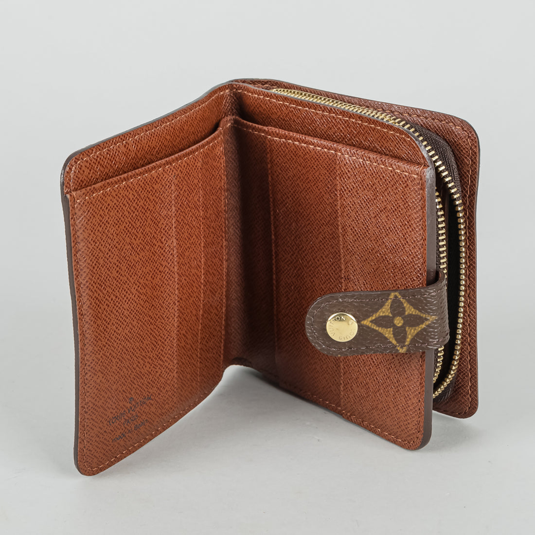 LOUIS VUITTON 2004 Compact Zippe Wallet