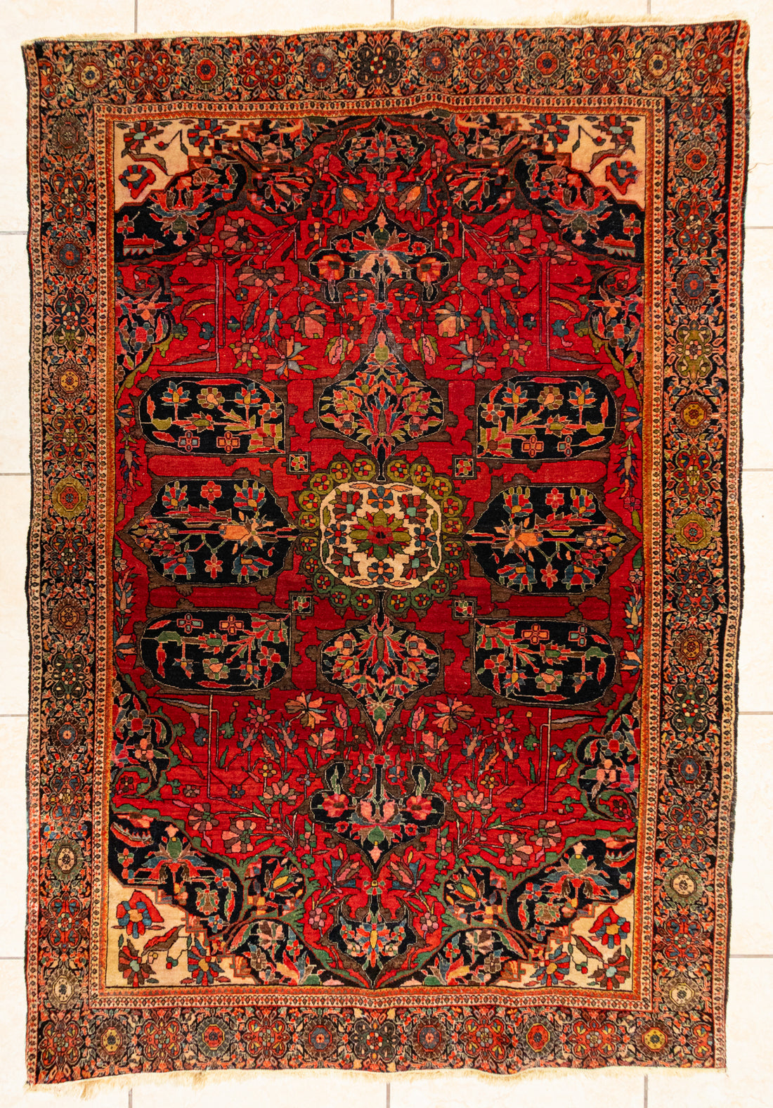 Hand Knotted Wool Superfine Serapi Persian Style Rug
