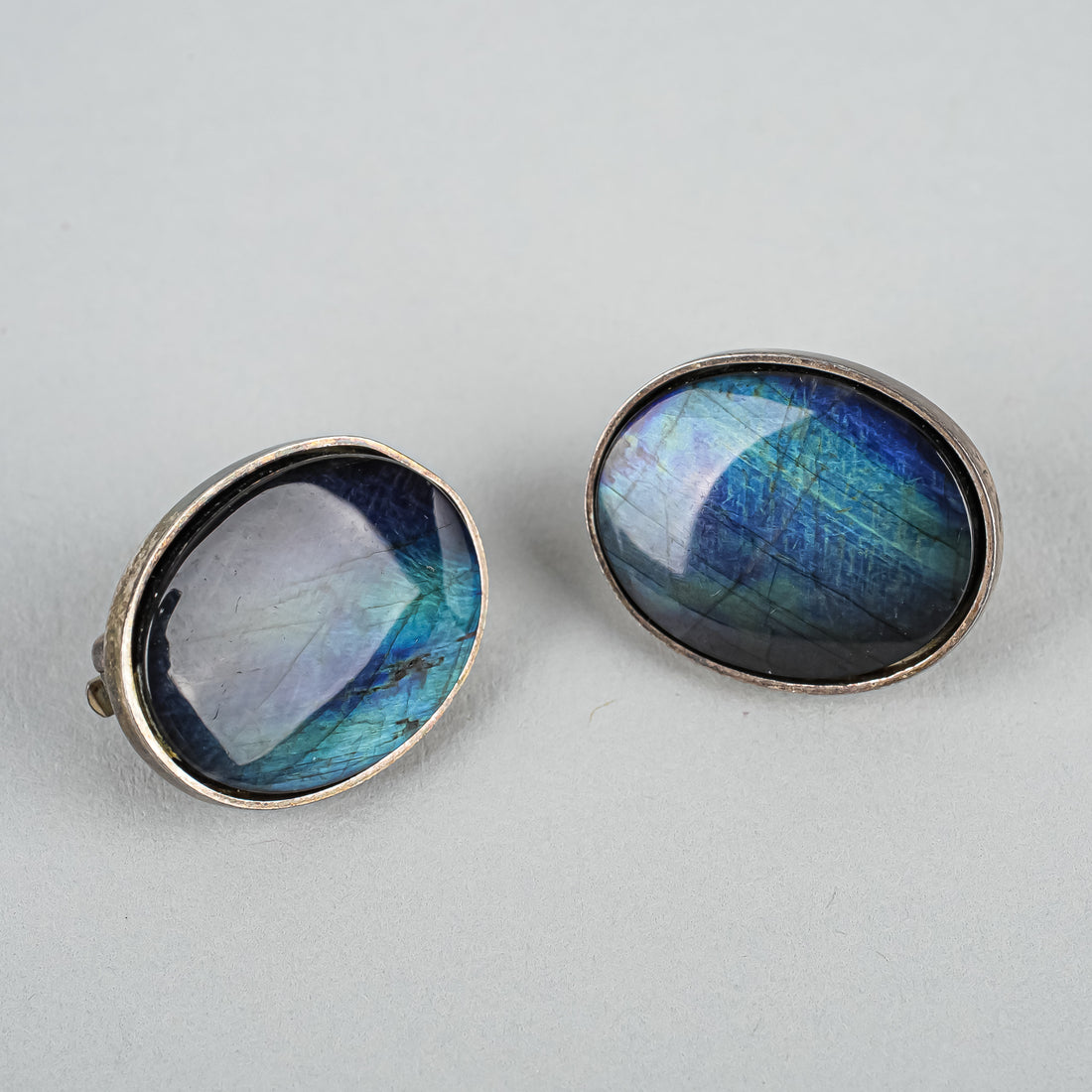URPO KAJANDER Sterling Silver Labradorite Clip-on Earrings