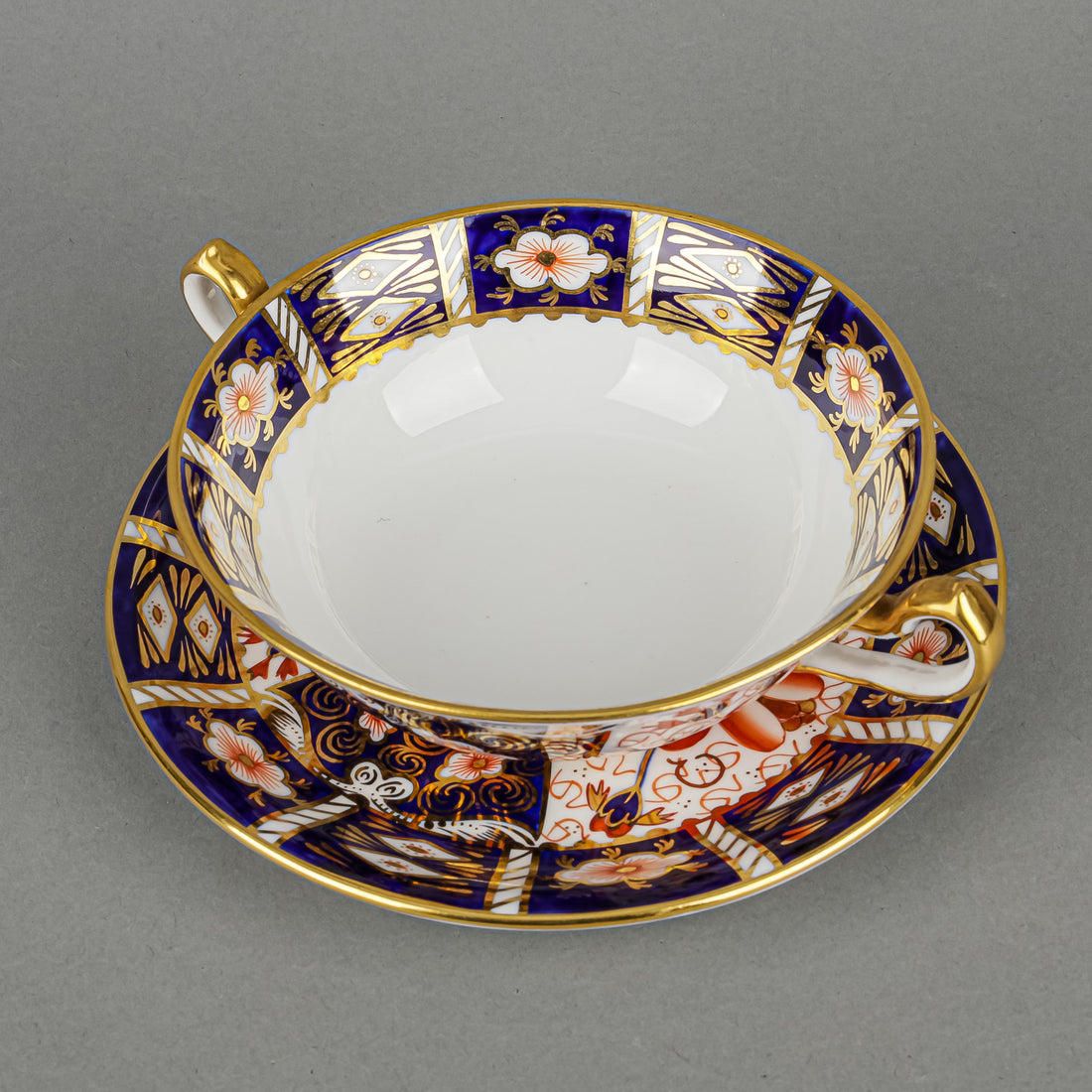 ROYAL CROWN DERBY Traditional Imari 2451 Cream Soup And Saucers Set Of 6