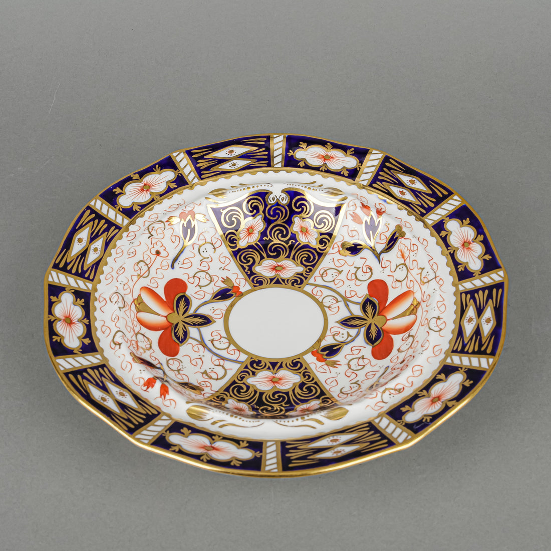 ROYAL CROWN DERBY Traditional Imari 2451 Covered Muffin Dish